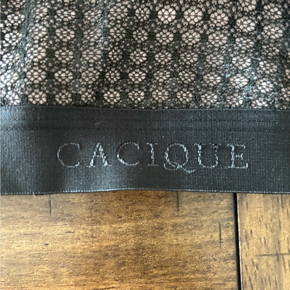 Cacique Black and Pink Mesh Bra - Picture 2 of 5